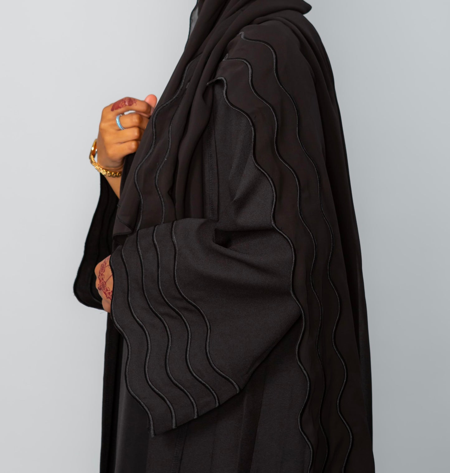 Open abaya with embroidery design