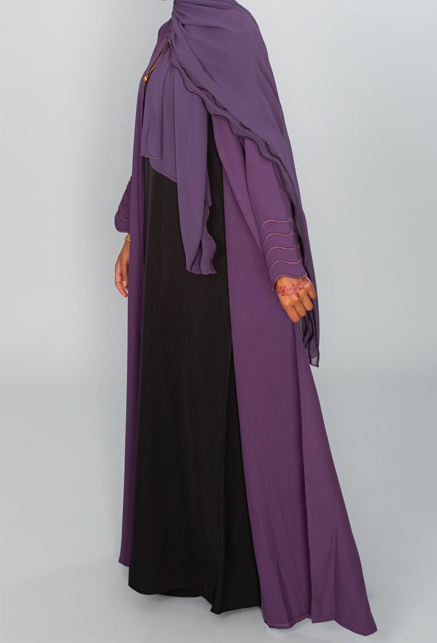 Open abaya with embroidery design