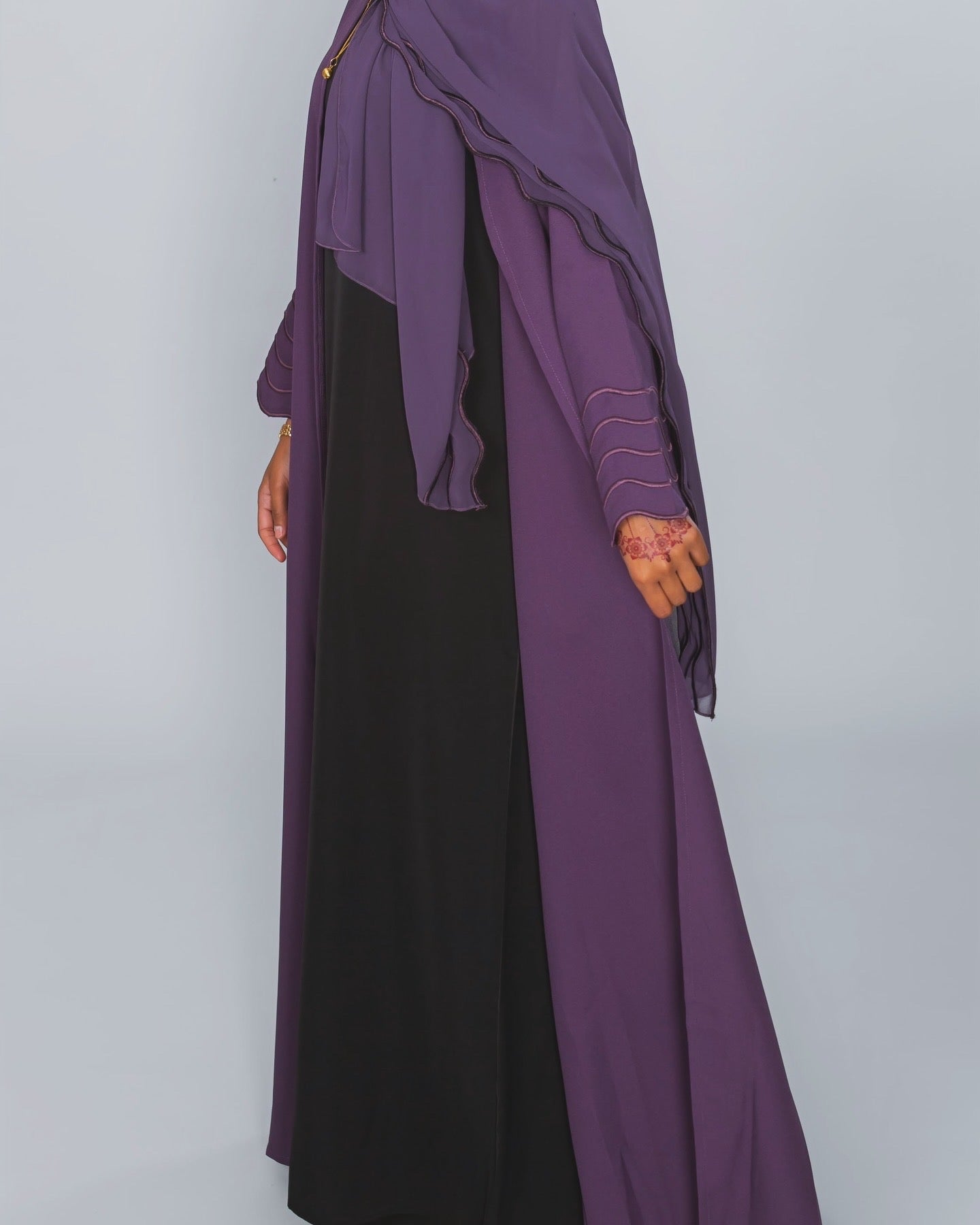 Open abaya with embroidery design